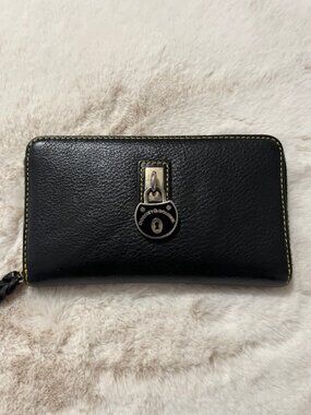 Dooney & Bourke - Pebble Grain Zip Clutch Wallet